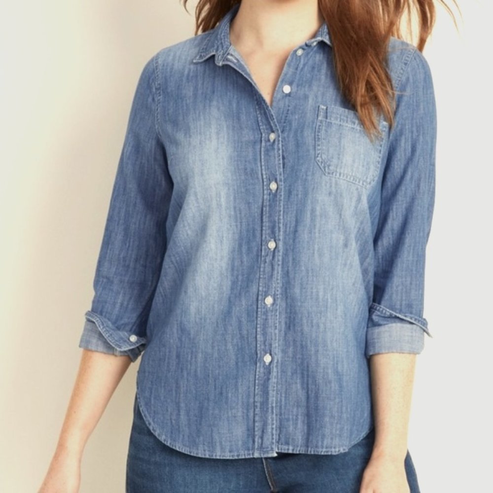 🌼 Old Navy Women's Relaxed Chambray Classic Shirt in Medium Authentic Wash, S